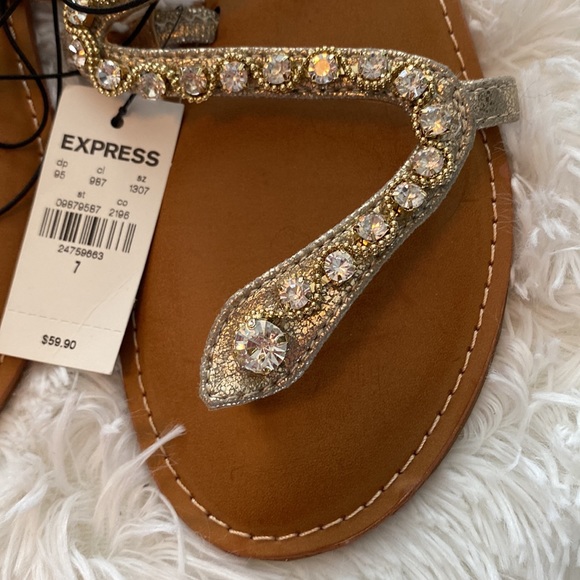 Express embellished thong sandals - Picture 4 of 10
